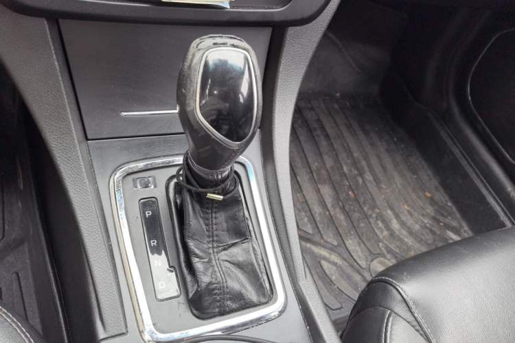 Used Geely Auto Emgrand 2017 Sedan Million Edition 1.5L CVT Upward Connectivity Version Gear Lever