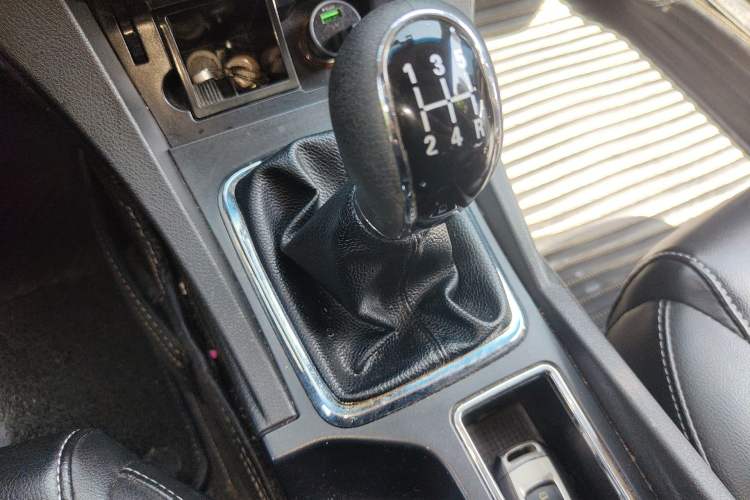 Used Geely Auto Emgrand 2017 Sedan Million Edition 1.5L Manual - Upward Version Gear Lever