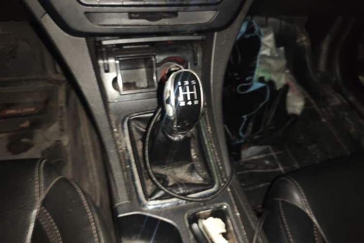 Used Geely Auto Emgrand 2017 Hatchback RS Million Edition 1.5L Manual Upward Version Gear Lever
