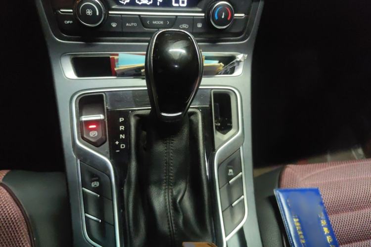 Used Geely Auto Emgrand 2017 Sedan Million Edition 1.5L CVT Upward Version Gear Lever