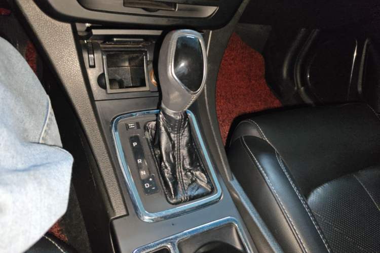 Used Geely Auto Emgrand 2017 Sedan Million Edition 1.5L CVT Upward Version Gear Lever