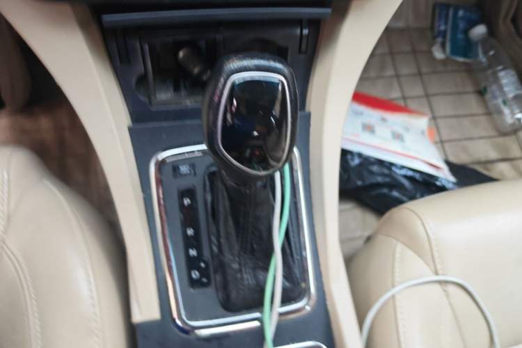 Used Geely Auto Emgrand 2017 Sedan Million Edition 1.5L CVT Luxury Model Gear Lever