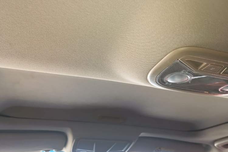 Used Geely Auto Emgrand 2017 Sedan Million Edition 1.5L CVT Upward Version Headliner