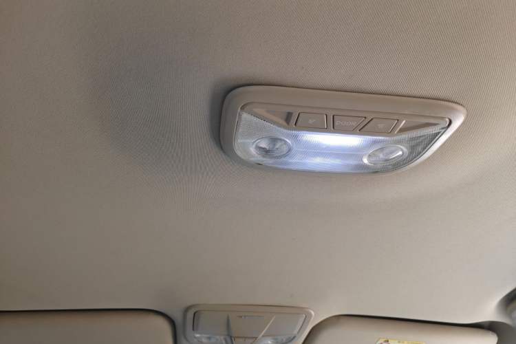 Used Geely Auto Emgrand 2017 Sedan Million Edition 1.5L CVT Luxury Model Headliner