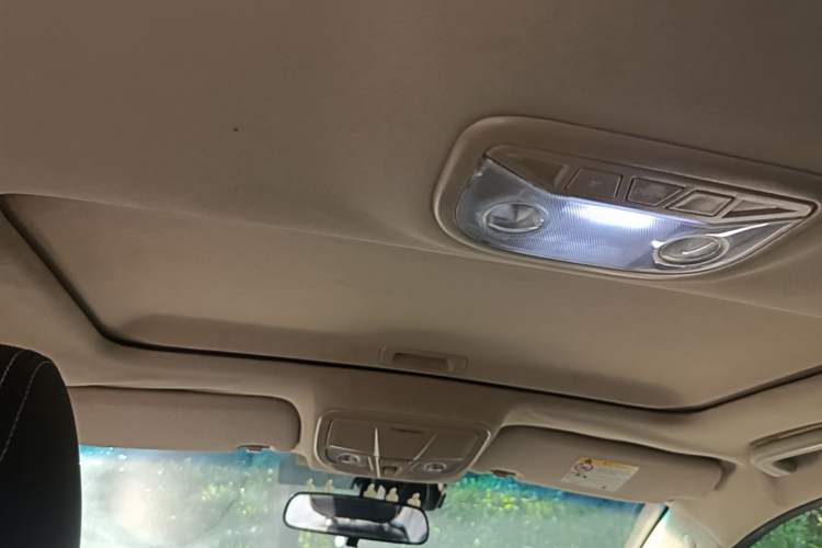 Used Geely Auto Emgrand 2017 Sedan Million Edition 1.5L CVT Upward Version Headliner