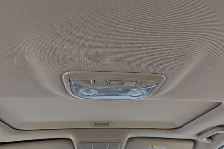 Used Geely Auto Emgrand 2017 Sedan Million Edition 1.5L CVT Upward Version Headliner