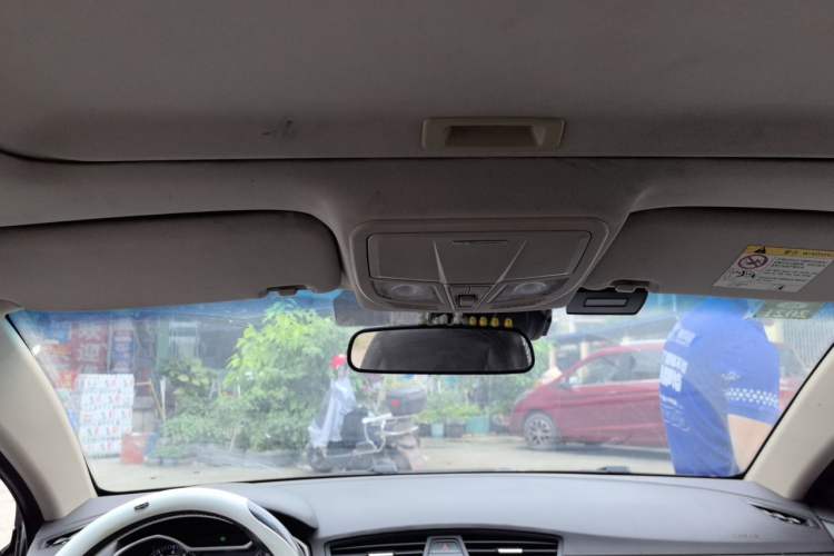 Used Geely Auto Emgrand 2017 Sedan Million Edition 1.5L CVT Upward Connectivity Version Headliner