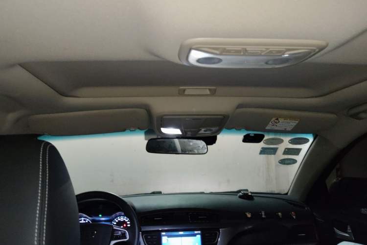 Used Geely Auto Emgrand 2017 Sedan Million Edition 1.5L CVT Upward Connectivity Version Headliner