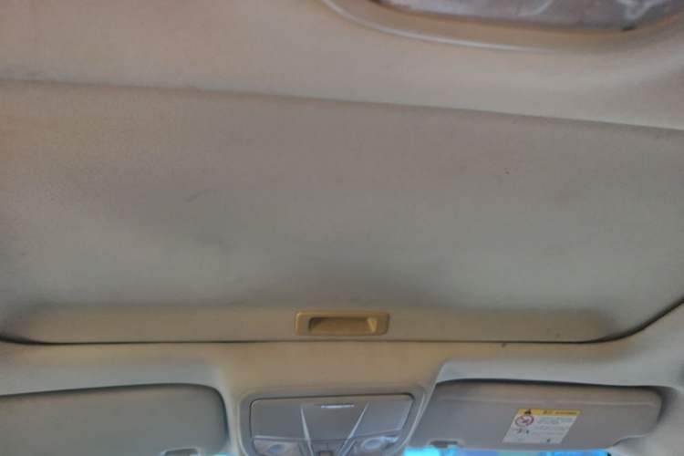 Used Geely Auto Emgrand 2017 Sedan Million Edition 1.5L Manual - Upward Version Headliner