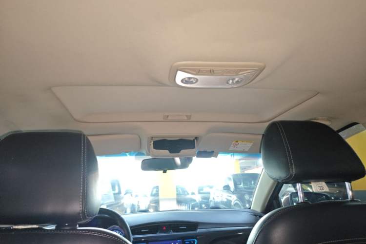 Used Geely Auto Emgrand 2017 Sedan Million Edition 1.5L CVT Upward Version Headliner