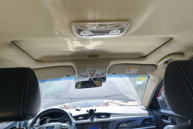 Used Geely Auto Emgrand 2017 Sedan Million Edition 1.5L Manual - Upward Version Headliner