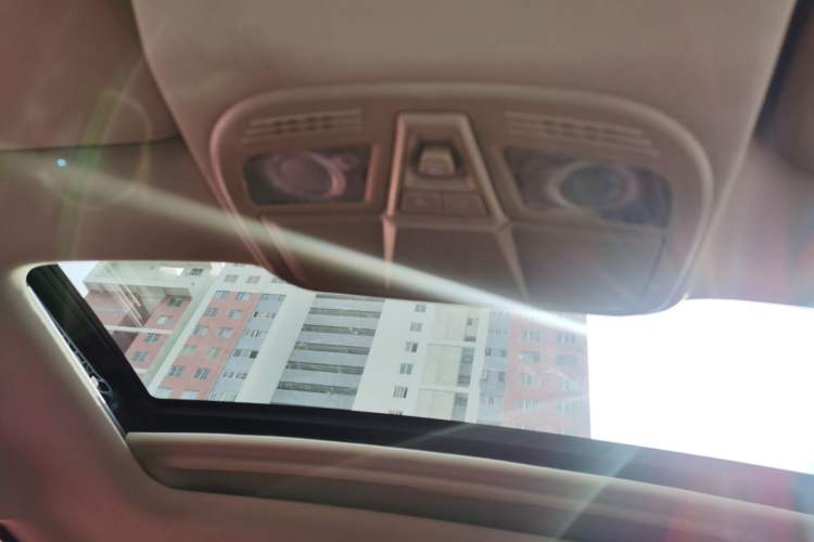 Used Geely Auto Emgrand 2017 Sedan Million Edition 1.5L Manual - Upward Version Headliner