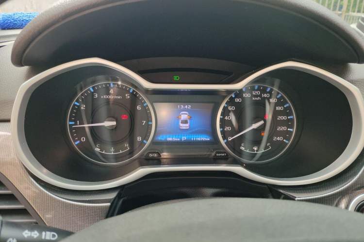 Used Geely Auto Emgrand 2017 Sedan Million Edition 1.5L CVT Upward Connectivity Version Instrument Cluster