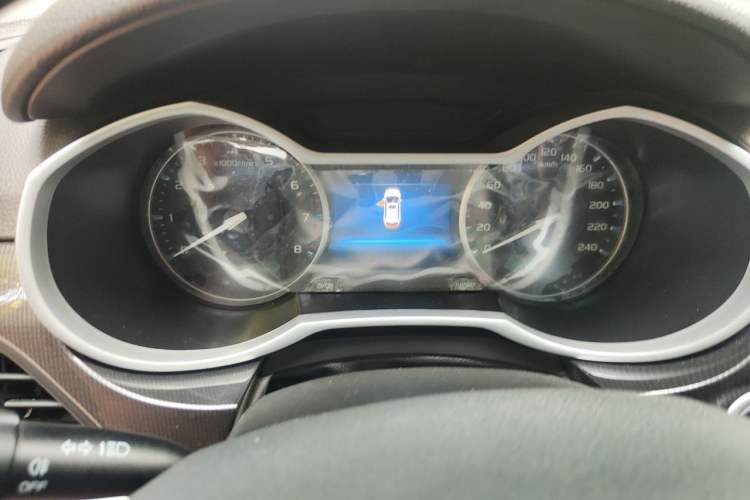 Used Geely Auto Emgrand 2017 Hatchback RS Million Edition 1.5L Manual Upward Version Instrument Cluster
