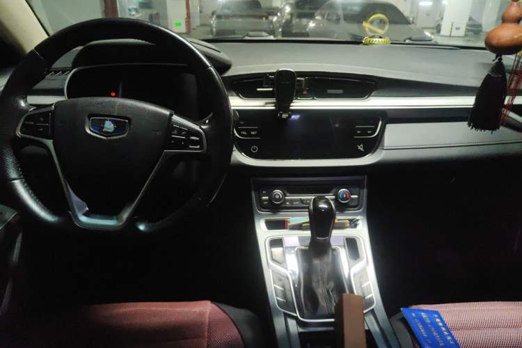 Used Geely Auto Emgrand 2017 Sedan Million Edition 1.5L CVT Upward Version Interior 2