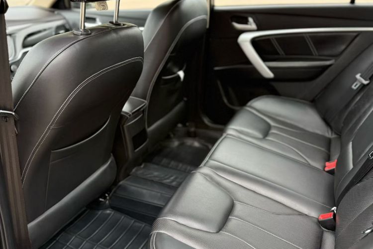 Used Geely Auto Emgrand 2017 Sedan Million Edition 1.5L CVT Upward Version Interior 3