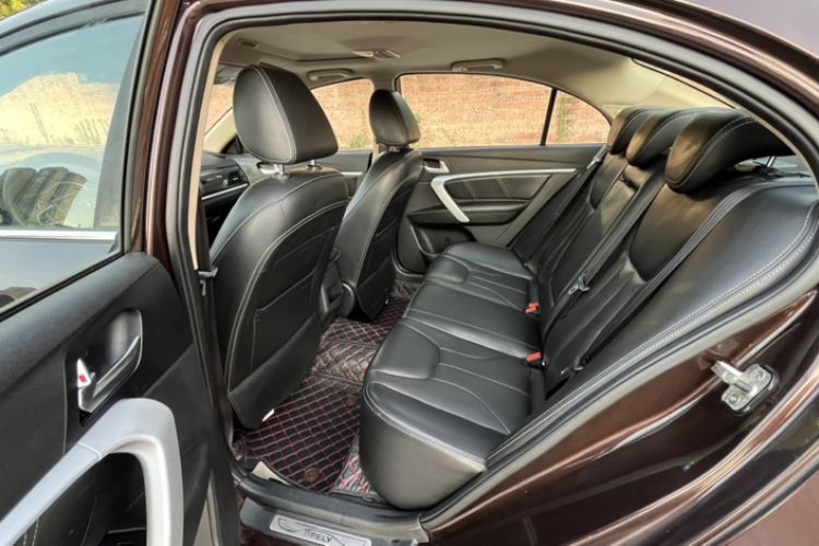 Used Geely Auto Emgrand 2017 Sedan Million Edition 1.5L CVT Upward Version Interior 3