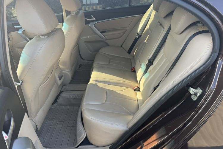 Used Geely Auto Emgrand 2017 Sedan Million Edition 1.5L CVT Luxury Model Interior 3