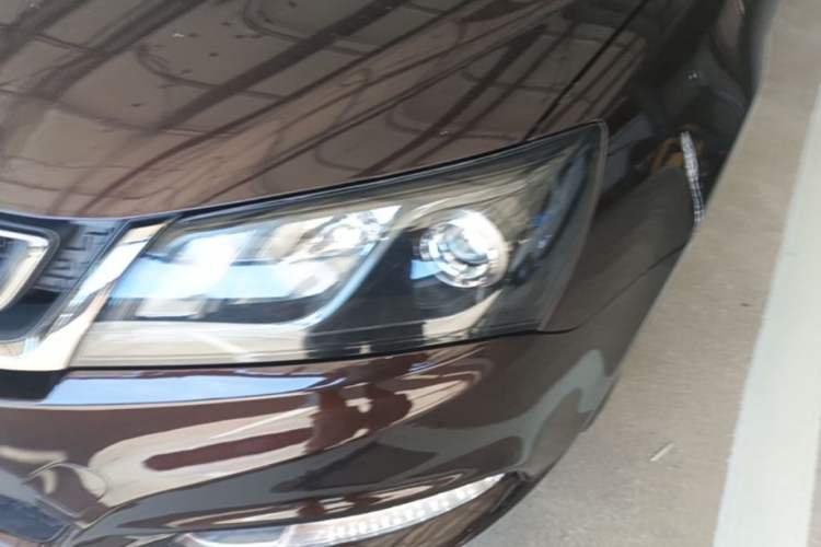 Used Geely Auto Emgrand 2017 Sedan Million Edition 1.5L CVT Upward Version Left Front Headlight