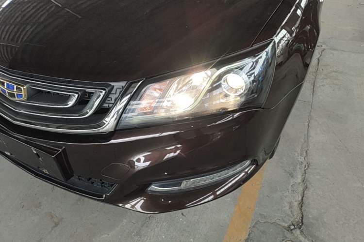 Used Geely Auto Emgrand 2017 Sedan Million Edition 1.5L CVT Upward Version Left Front Headlight