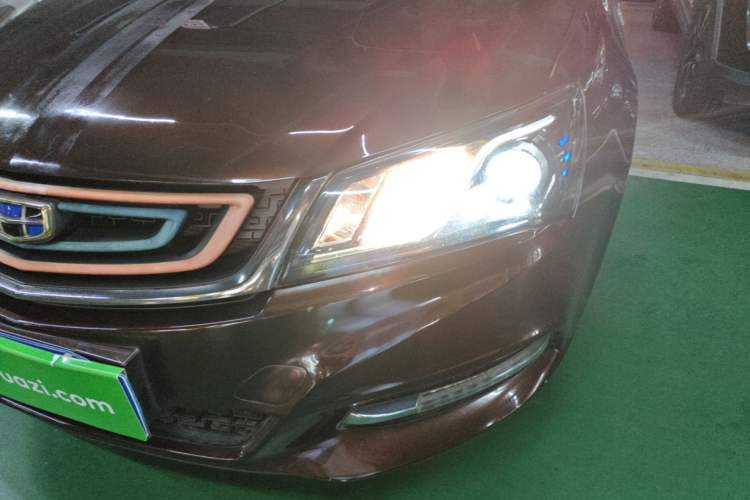 Used Geely Auto Emgrand 2017 Sedan Million Edition 1.5L CVT Upward Version Left Front Headlight