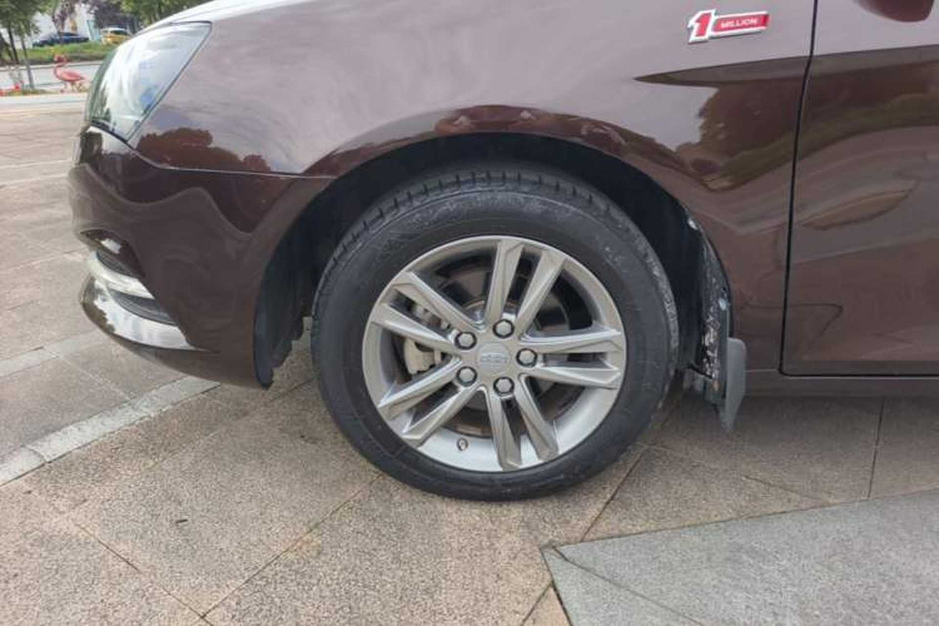 Used Geely Auto Emgrand 2017 Sedan Million Edition 1.5L CVT Upward Version Left Front Wheel Hub
