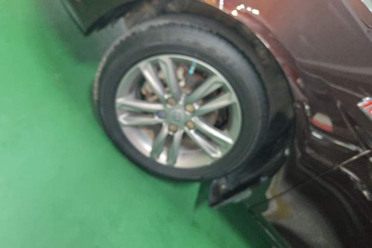 Used Geely Auto Emgrand 2017 Sedan Million Edition 1.5L CVT Upward Version Left Front Wheel Hub