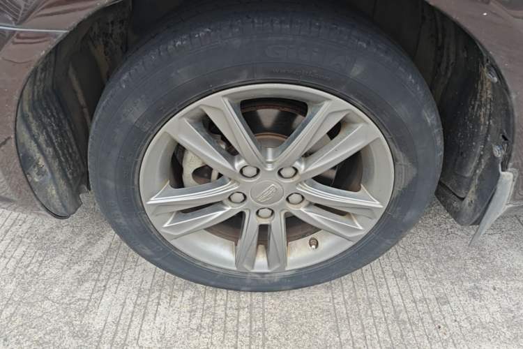 Used Geely Auto Emgrand 2017 Sedan Million Edition 1.5L CVT Upward Version Left Front Wheel Hub