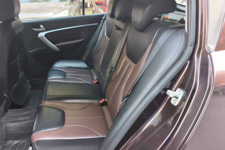 Used Geely Auto Emgrand 2017 Hatchback RS Million Edition 1.5L Manual Upward Version Left Rear Seat