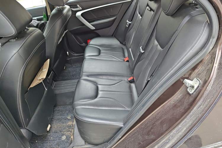 Used Geely Auto Emgrand 2017 Sedan Million Edition 1.5L CVT Upward Version Left Rear Seat