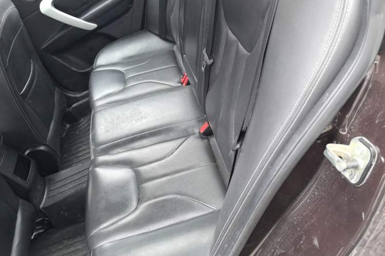 Used Geely Auto Emgrand 2017 Sedan Million Edition 1.5L CVT Upward Connectivity Version Left Rear Seat