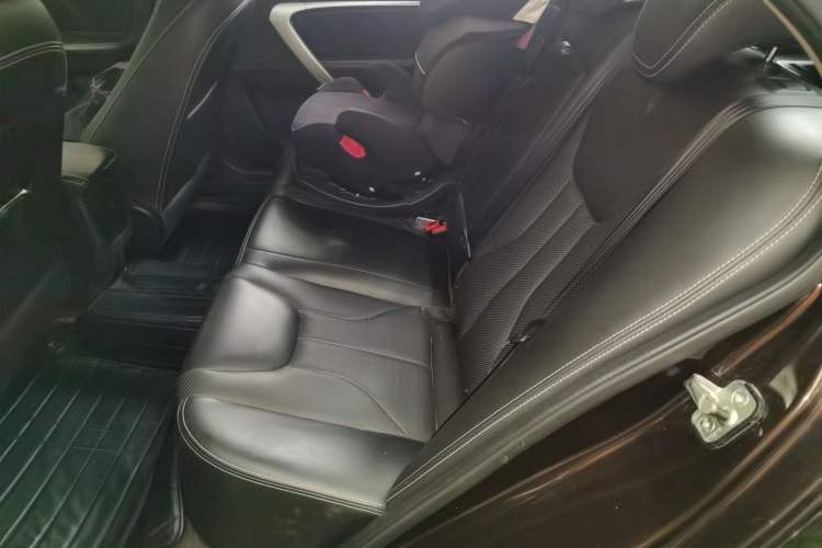 Used Geely Auto Emgrand 2017 Sedan Million Edition 1.5L CVT Upward Version Left Rear Seat