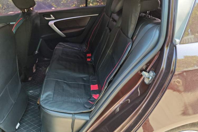 Used Geely Auto Emgrand 2017 Hatchback RS Million Edition 1.5L Manual Upward Version Left Rear Seat