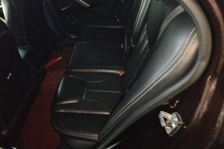 Used Geely Auto Emgrand 2017 Sedan Million Edition 1.5L CVT Upward Version Left Rear Seat