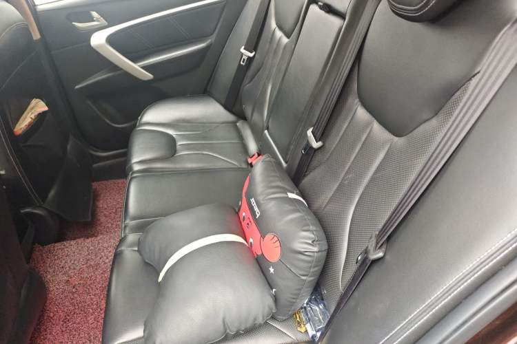 Used Geely Auto Emgrand 2017 Sedan Million Edition 1.5L CVT Upward Version Left Rear Seat
