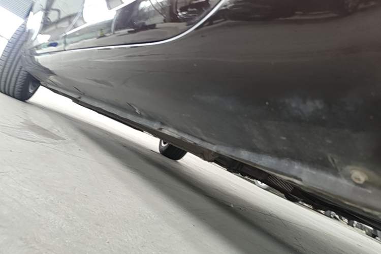 Used Geely Auto Emgrand 2017 Sedan Million Edition 1.5L CVT Upward Version Left Side Sill
