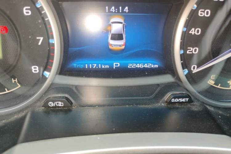 Used Geely Auto Emgrand 2017 Sedan Million Edition 1.5L CVT Upward Version Odometer Close Up