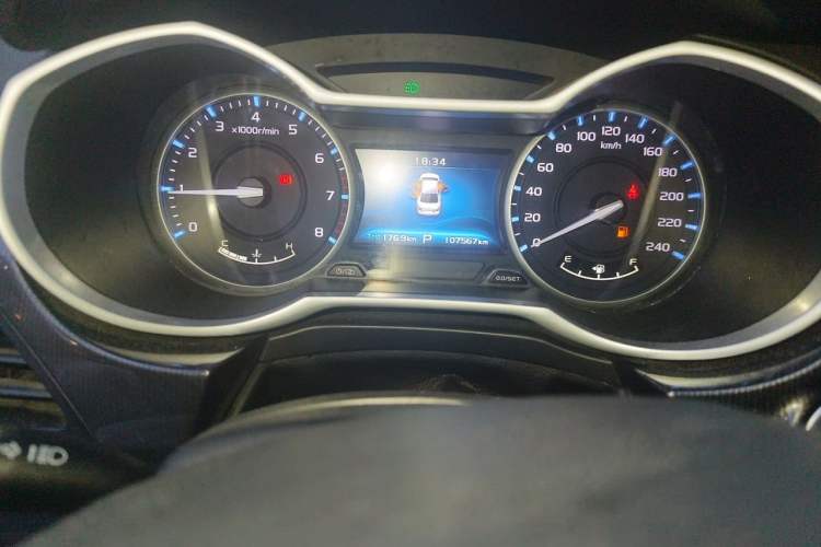 Used Geely Auto Emgrand 2017 Sedan Million Edition 1.5L CVT Upward Version Odometer Close Up