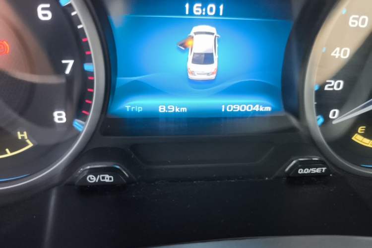 Used Geely Auto Emgrand 2017 Sedan Million Edition 1.5L Manual - Upward Version Odometer Close Up