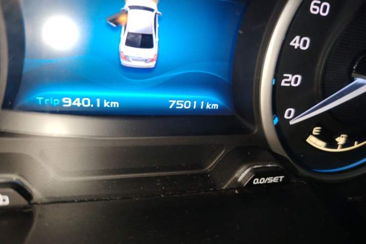 Used Geely Auto Emgrand 2017 Sedan Million Edition 1.5L Manual - Upward Version Odometer Close Up