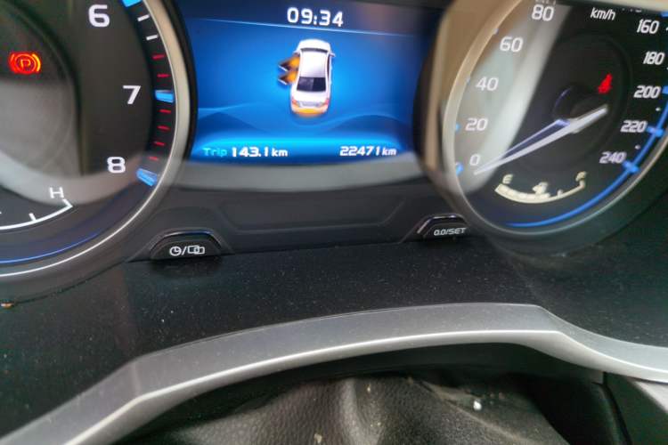 Used Geely Auto Emgrand 2017 Sedan Million Edition 1.5L Manual Luxury Model Odometer Close Up