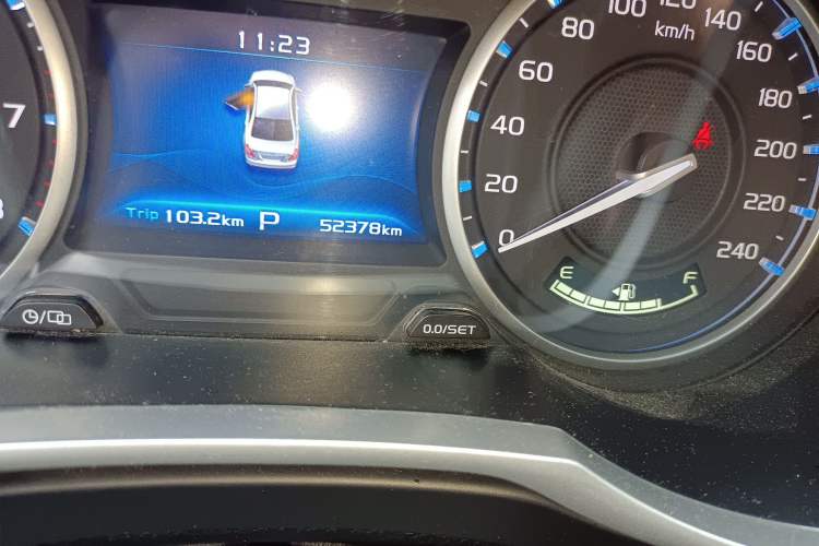 Used Geely Auto Emgrand 2017 Sedan Million Edition 1.5L CVT Upward Connectivity Version Odometer Close Up