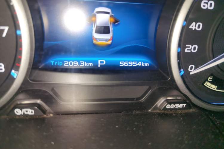 Used Geely Auto Emgrand 2017 Sedan Million Edition 1.5L CVT Upward Version Odometer Close Up