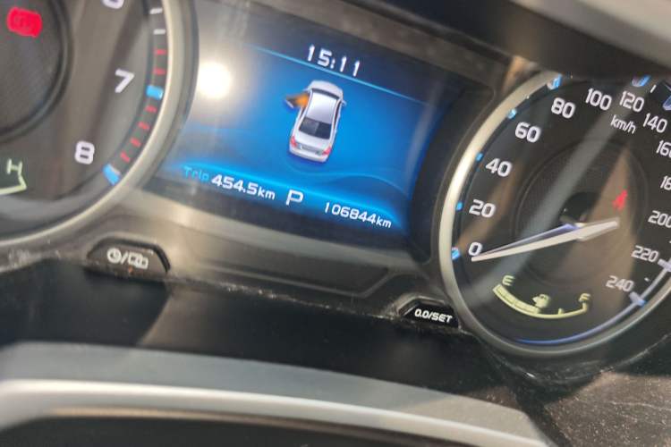 Used Geely Auto Emgrand 2017 Sedan Million Edition 1.5L CVT Upward Version Odometer Close Up