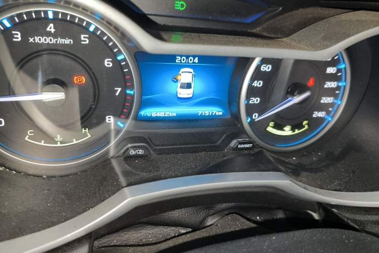 Used Geely Auto Emgrand 2017 Sedan Million Edition 1.5L Manual - Upward Version Odometer Close Up