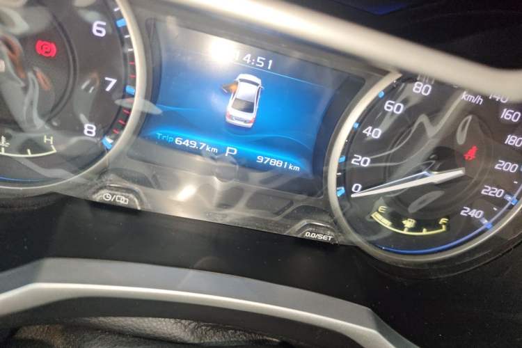 Used Geely Auto Emgrand 2017 Sedan Million Edition 1.5L CVT Upward Version Odometer Close Up