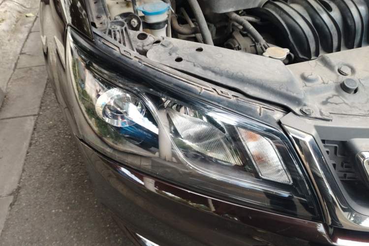 Used Geely Auto Emgrand 2017 Sedan Million Edition 1.5L Manual - Upward Version Right Front Headlight