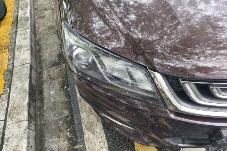 Used Geely Auto Emgrand 2017 Sedan Million Edition 1.5L CVT Upward Version Right Front Headlight