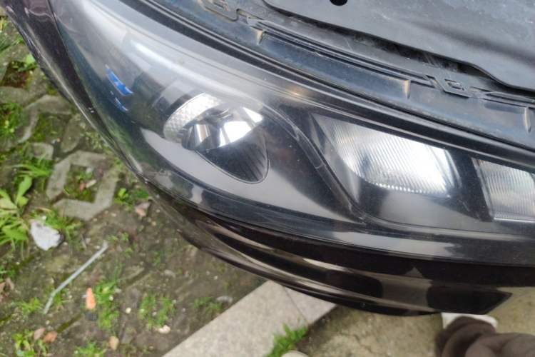 Used Geely Auto Emgrand 2017 Sedan Million Edition 1.5L Manual Luxury Model Right Front Headlight