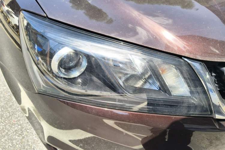 Used Geely Auto Emgrand 2017 Sedan Million Edition 1.5L Manual - Upward Version Right Front Headlight